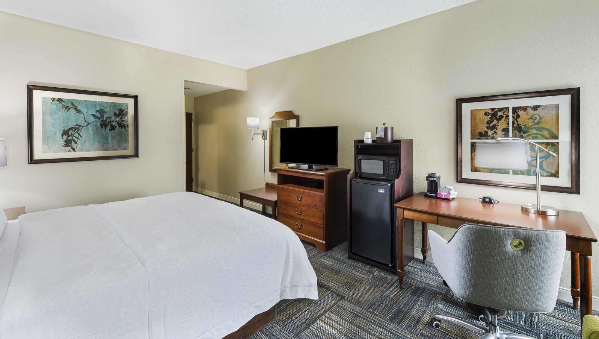 Hampton Inn Atlanta-Stone Mountain Bagian luar foto